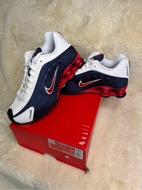New in Box 🇺🇸 Nike Shox R4 (GS)